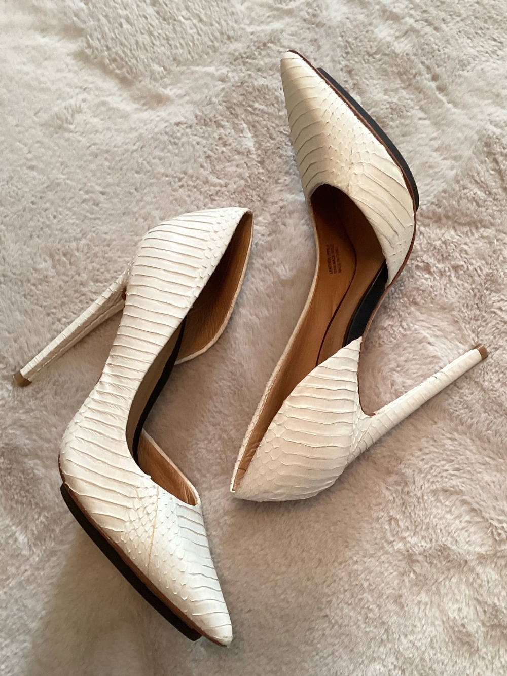 L.A.M.B. White Textured Pointed-Toe D'Orsay Stilettos - Size 5.5